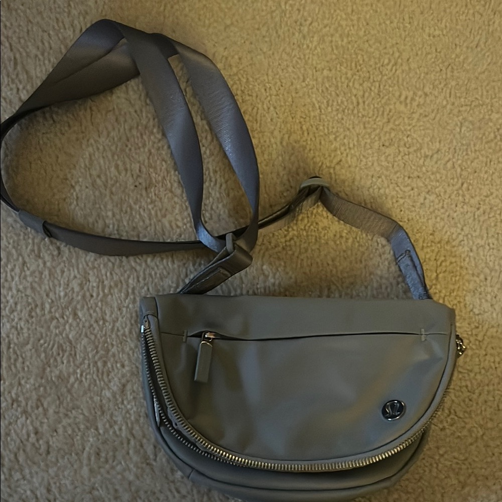 Lululemon Gray Crossbody Bag/Belt Bag Festival Bag - Like New - Adjustable